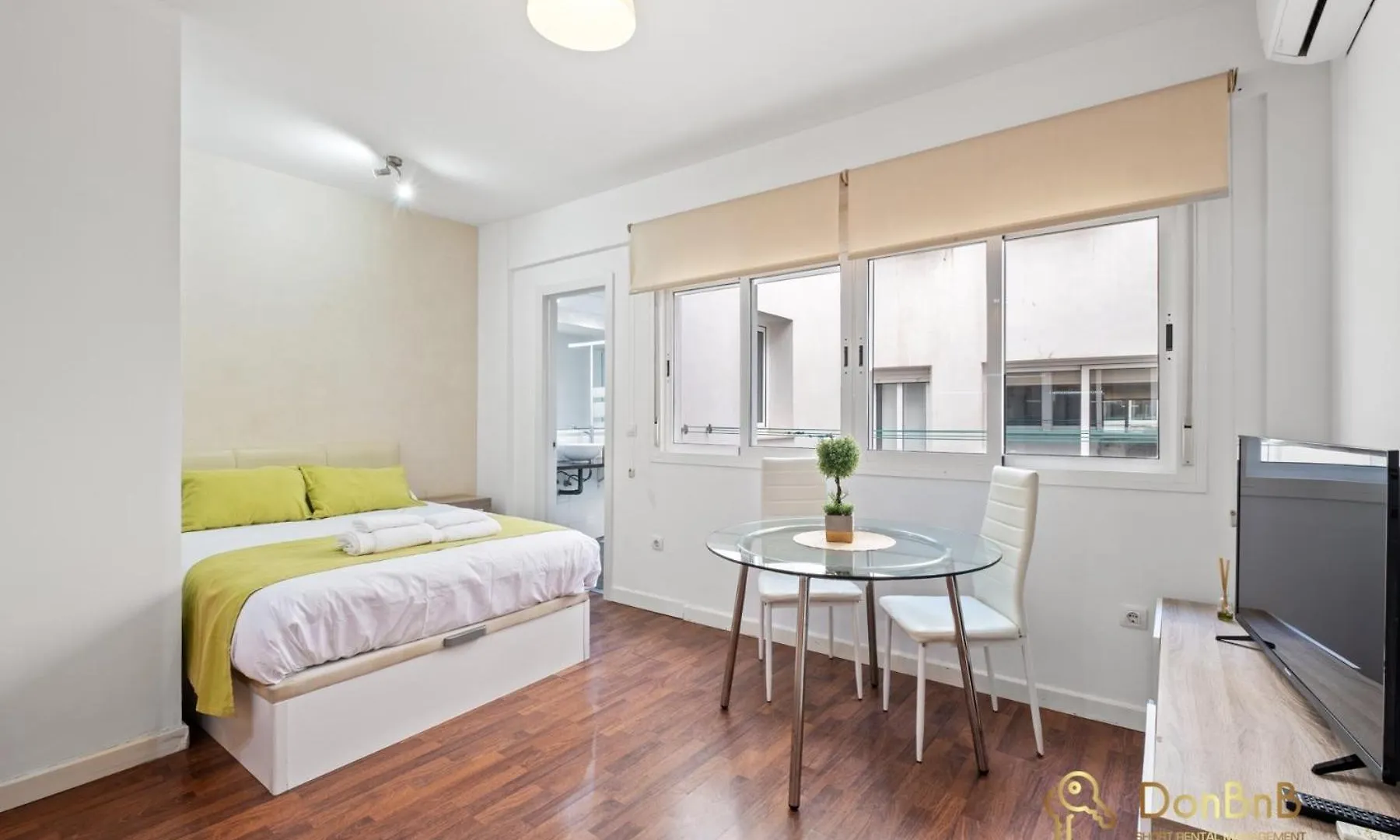 Modern Studio In Malaga Center Apartamento